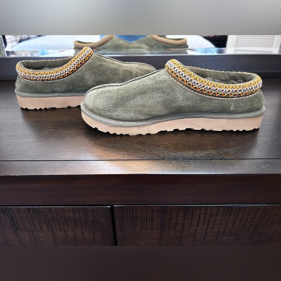 UGG Tasman Burt Olive Shearling Shoes Slippers, excellent! Size 9 - Picture 6 of 6